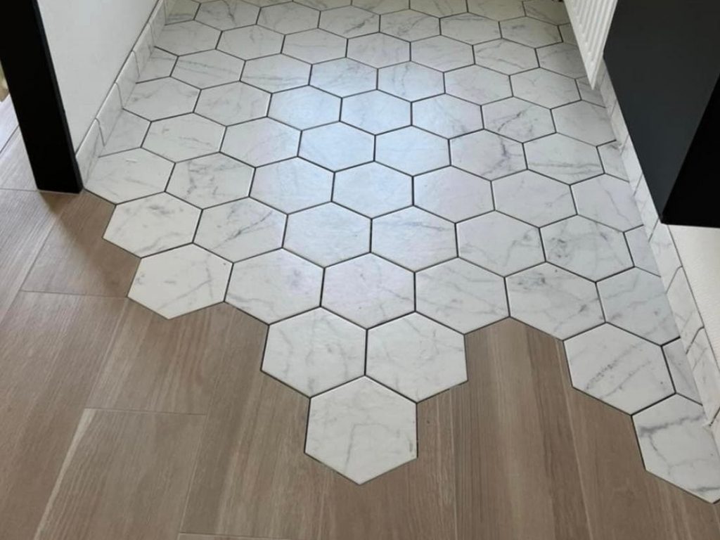revêtement de sol carrelages hexagonaux décoratifs