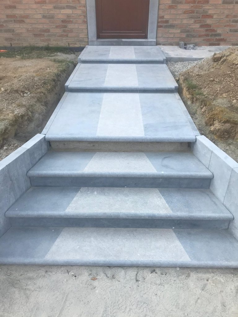 aménagement extérieur escalier pierre bleue