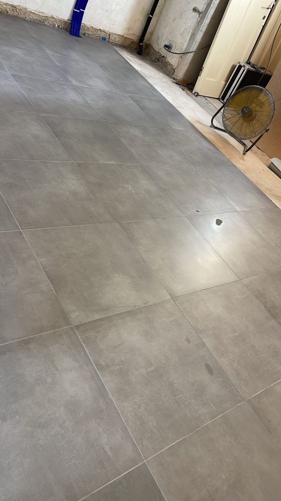Revêtement de sol en carrelage