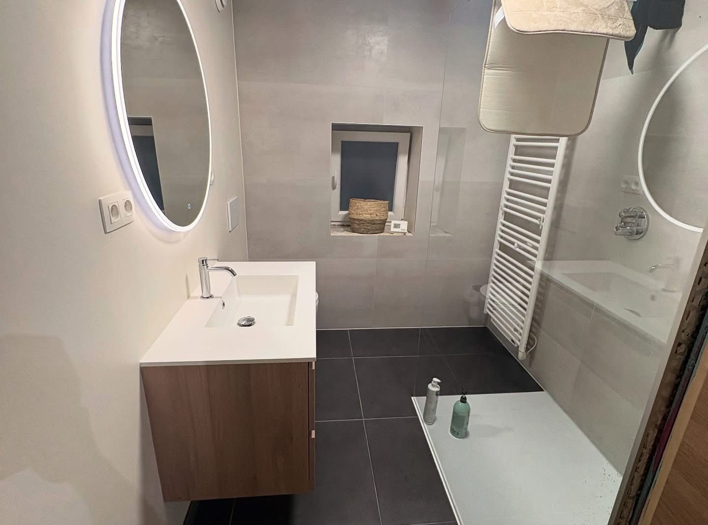 Rénovation de salle de bain contemporaine